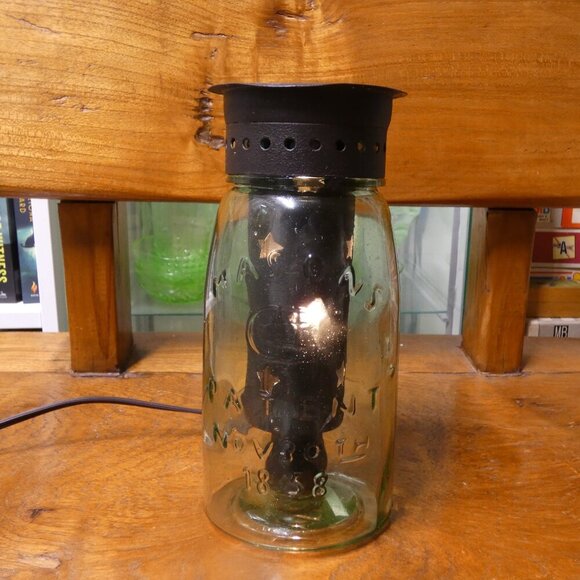 Colonial Tin Works Antique Mason Jar table lamp / wax warmer - Picture 11 of 14